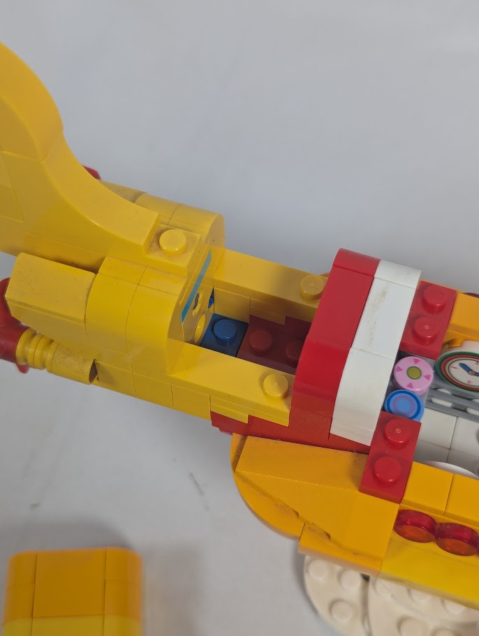 LEGO Ideas The Beatles Yellow Submarine Set 21306