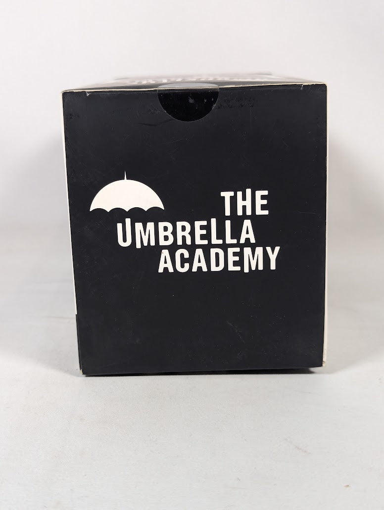 The Umbrella Academy Number Five 2020 Dark Horse Deluxe Figure