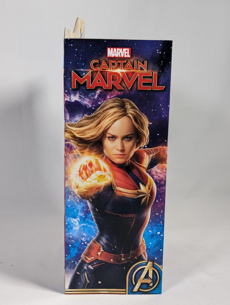 Marvel Select Starforce Captain Marvel Diamond Select 2019 Deluxe Collector's Figure With Diorama Base