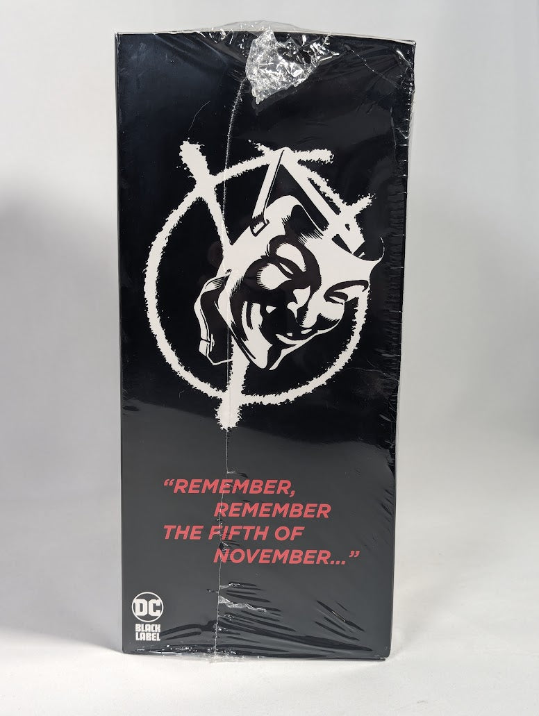 DC Comics Black Label V For Vendetta Book and Mask Set