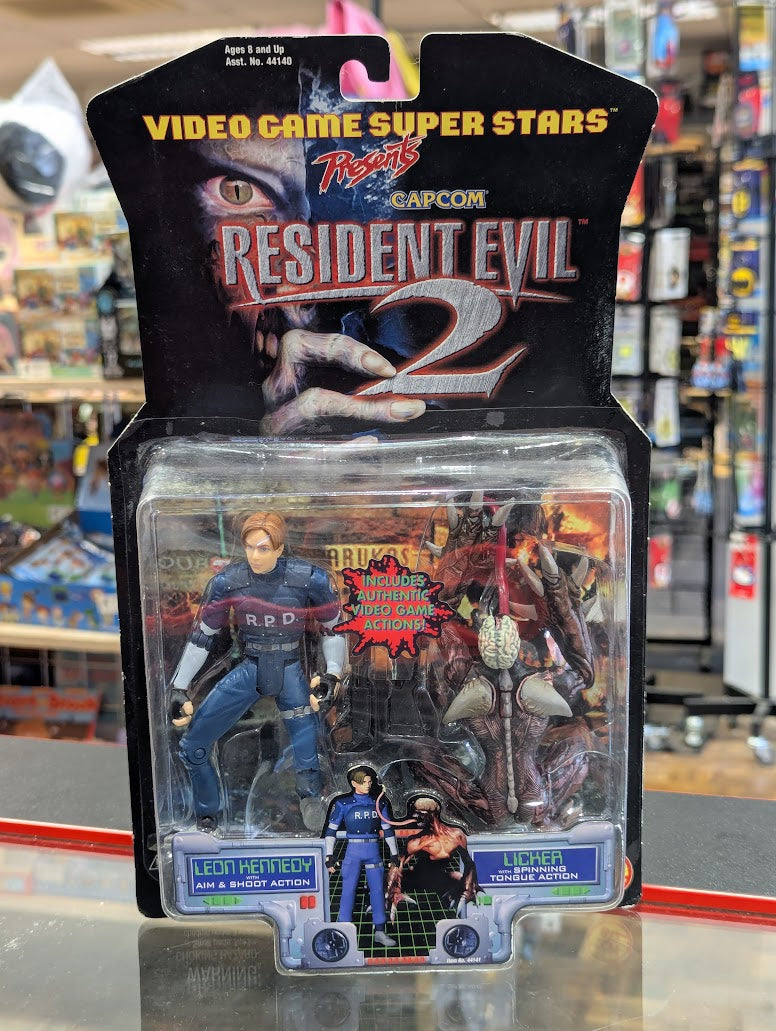 Resident Evil 2 Leon Kennedy & Claire Redfield Video Game Super Stars 1998 ToyBiz Action Figure Bundle