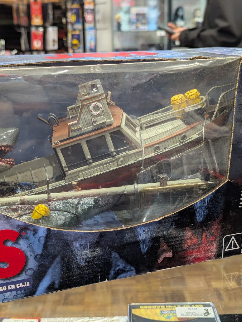 Jaws Deluxe Boxed Set Movie Maniacs 4 2001 McFarlane Toys Diorama Statue