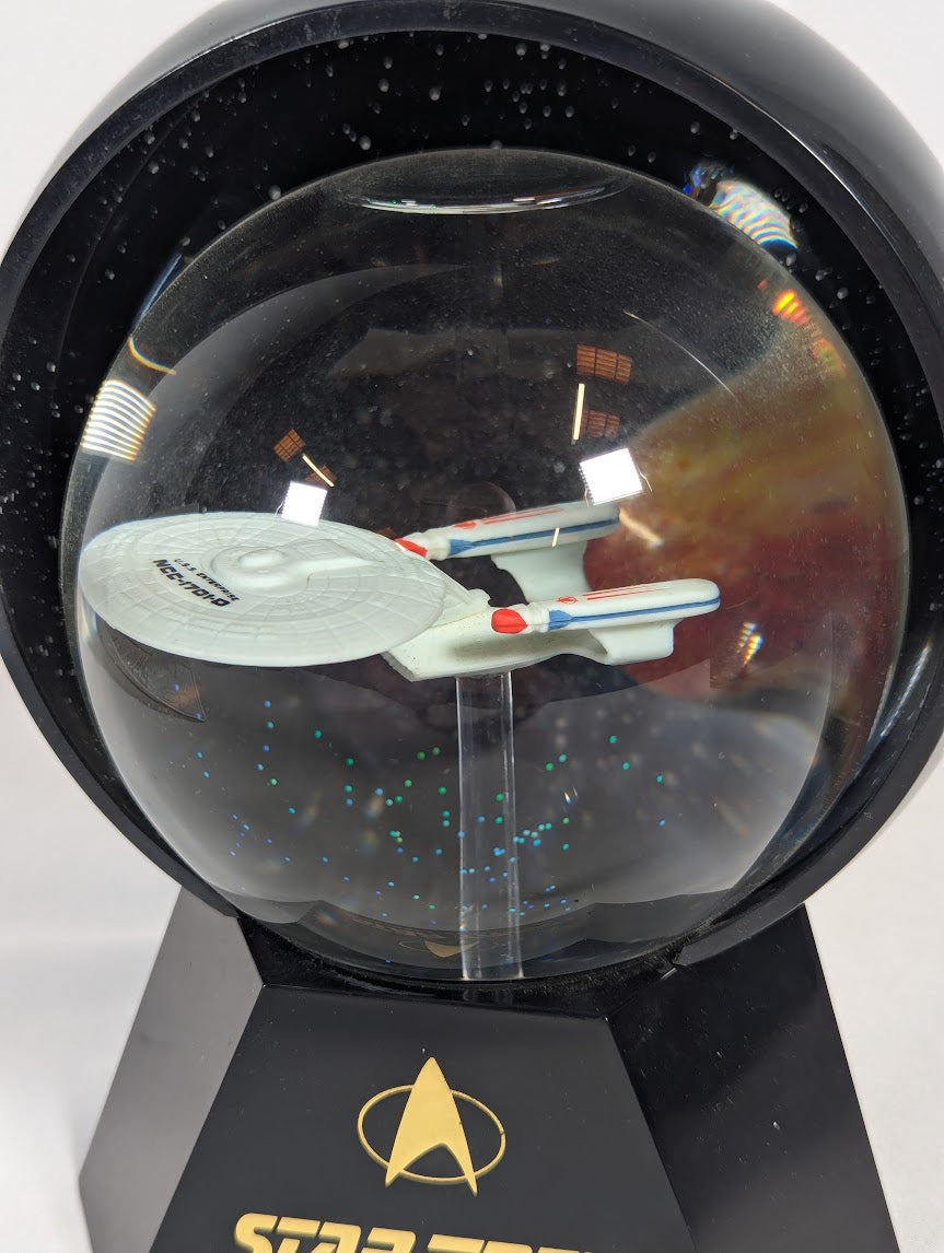 Star Trek The Next Generation USS Enterprise NCC-1701-D 1993 Lighted Musical Star Globe Halodome