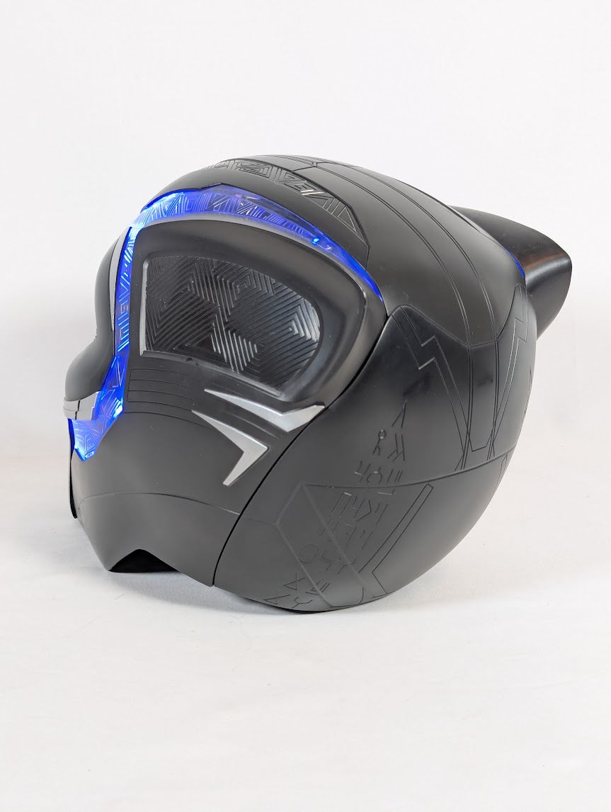 Marvel Legends Black Panther 1:1 Scale 2017 Hasbro Electronic Helmet Replica