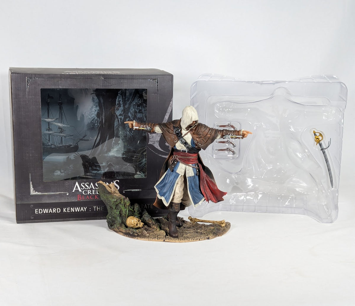 Assassin's Creed IV Black Flag Edward Kenway The Assassin Pirate PureArts 22cm Statue