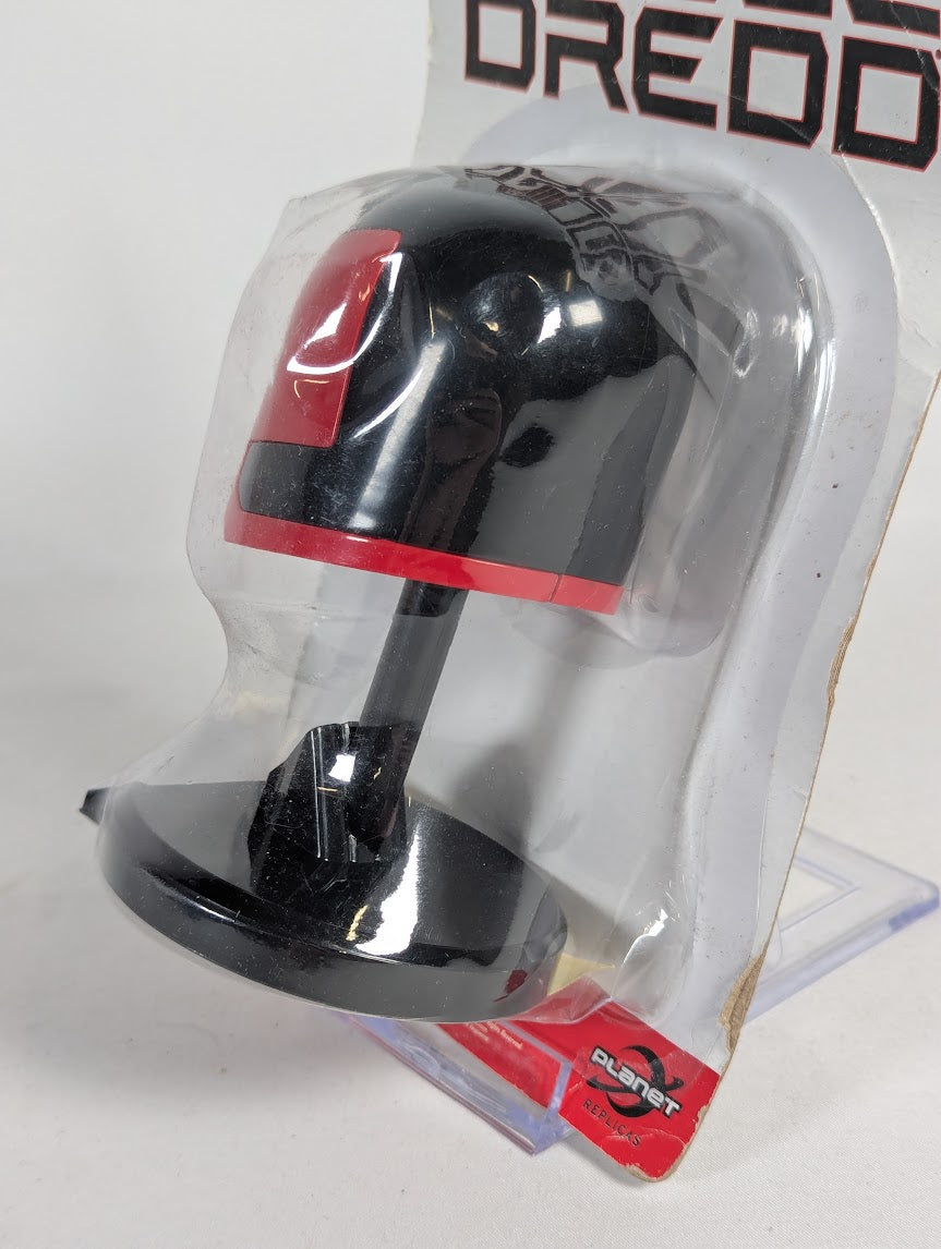 2000AD Judge Dredd Planet Replicas Mini Helmet Replica Figure