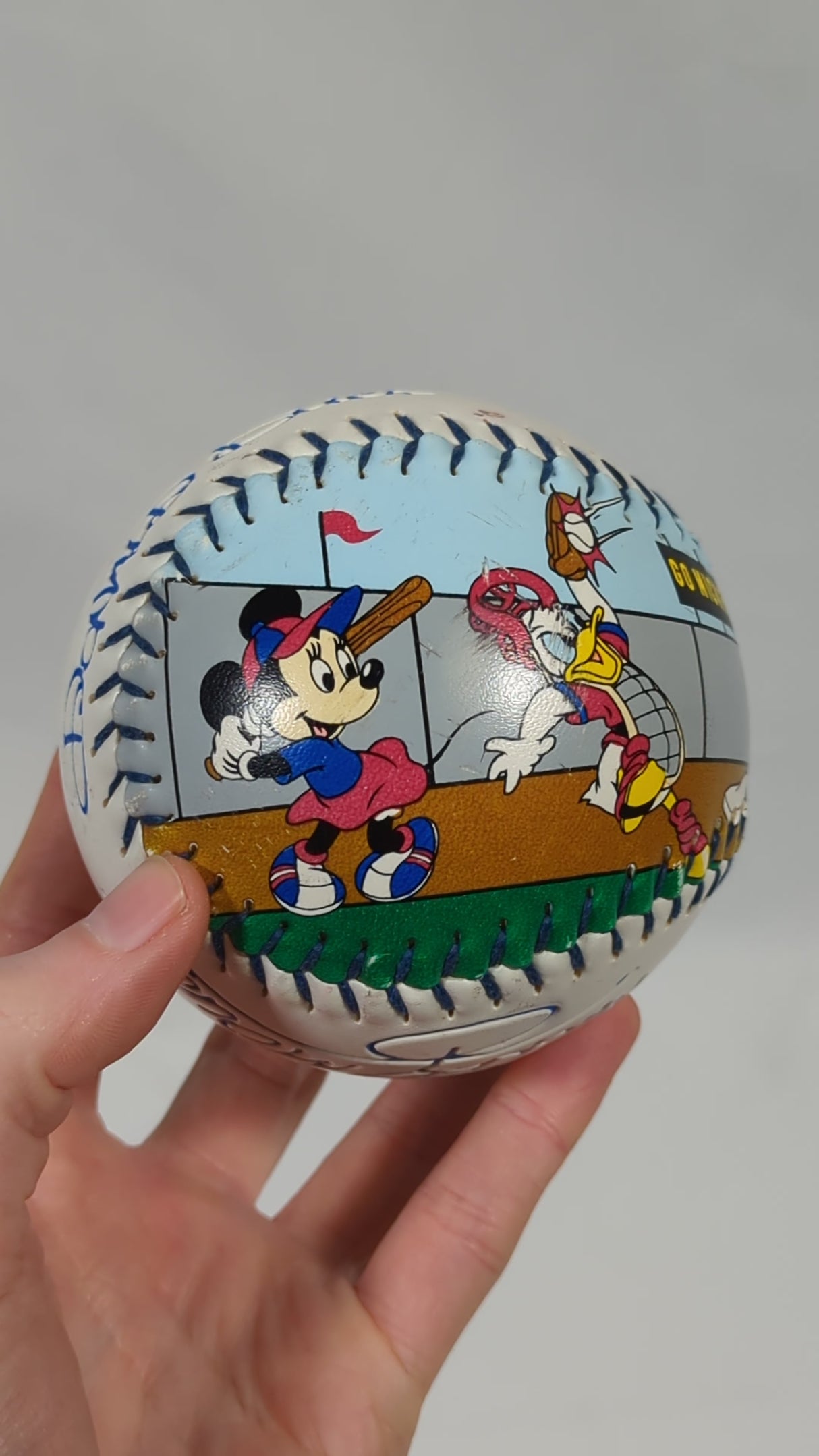 Walt Disney World Mickey Mouse & Friends Autographed Fotoball Softball
