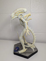 Alien White Xenomorph 32cm Eaglemoss Statue Glow in the Dark Limited Edition 156/200