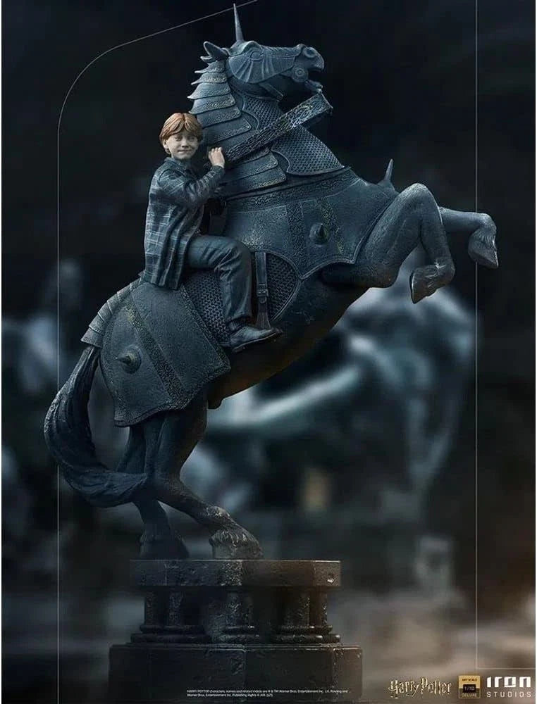 Harry Potter Ron Weasley at the Wizard Chess Iron Studios Deluxe 1/10 Statue