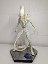 Alien White Xenomorph 32cm Eaglemoss Statue Glow in the Dark Limited Edition 156/200