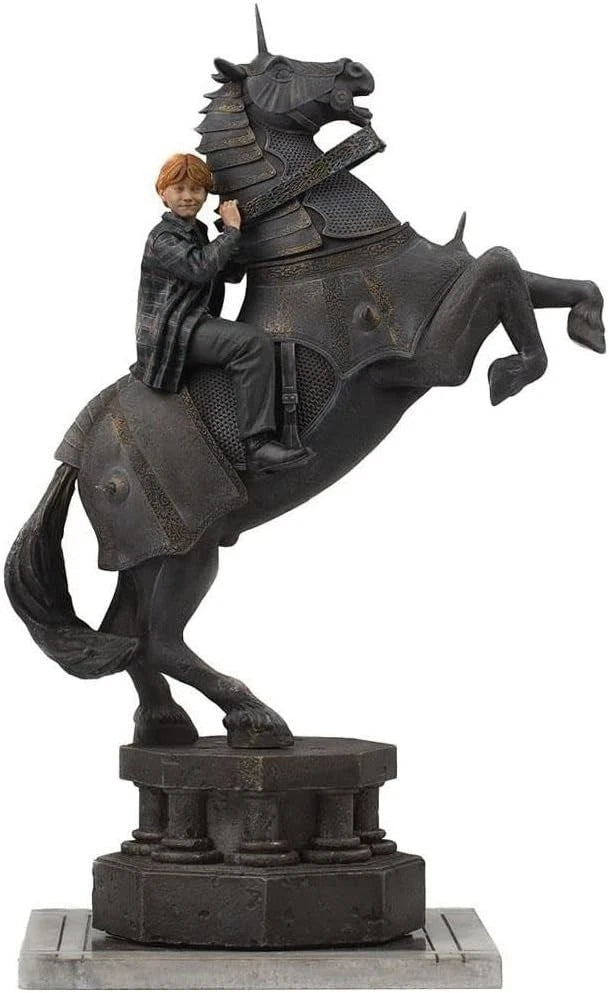 Harry Potter Ron Weasley at the Wizard Chess Iron Studios Deluxe 1/10 Statue