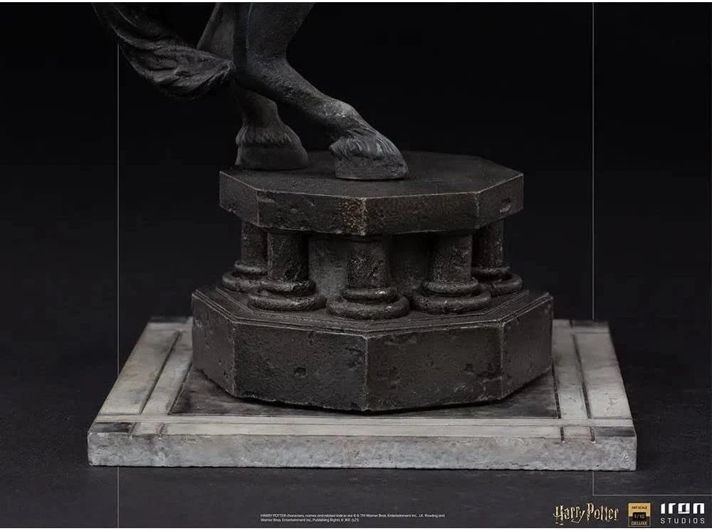 Harry Potter Ron Weasley at the Wizard Chess Iron Studios Deluxe 1/10 Statue