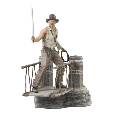 Indiana Jones Deluxe Gallery PVC Statue - Rope Bridge Edition, 28 cm by Diamond Select