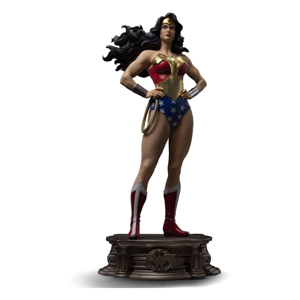 DC Comics Legacy Replica Statue 1/4: Wonder Woman 56 cm