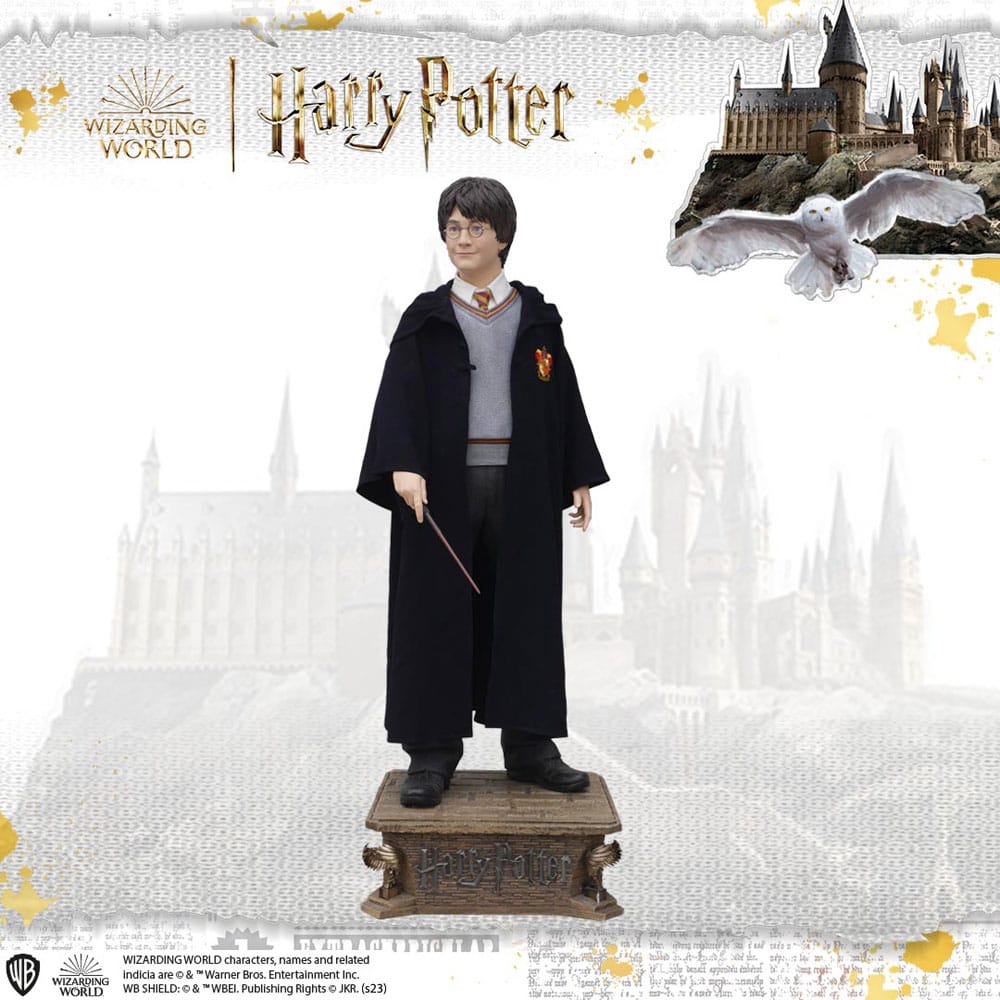 Harry Potter Life-Size Statue by Muckle Mannequins