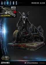Aliens Warrior Alien Deluxe: Premium Masterline Series Statue